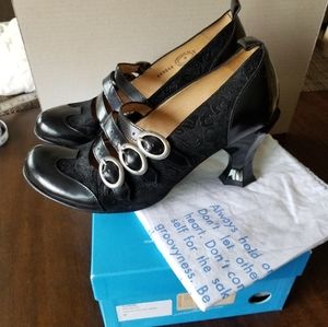 John Fluevog Baroque Pump Rubens 8 Black